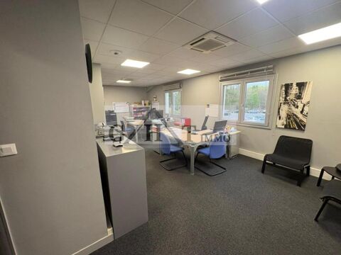  ENTREPOT 300 M² A VENDRE A DRAVEIL 