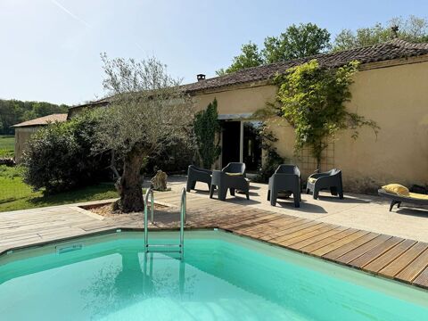   Ancienne ferme r�nov�e avec piscine, vue d�gag�e et 6,6 hectares Maison - 5 pi�ce(s) - 140 m�