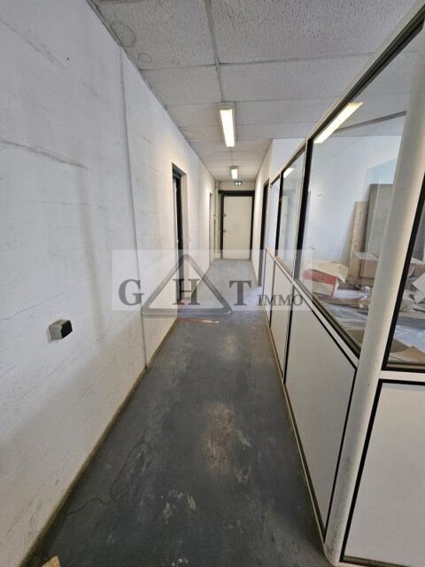   LOCAL D'ACTIVITE 200M² LOYER 2500€ HT/HC 