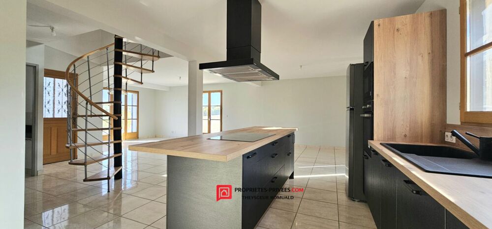 Vente Maison BELLE MAISON DE 135 m² AVEC DOUBLE GARAGE ET TERRAIN DE 1 571 m² Champvallon