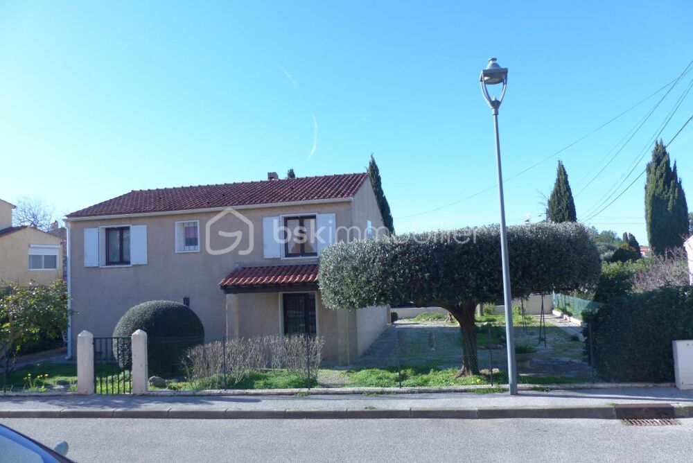 Maison individuelle au centre ville au calme