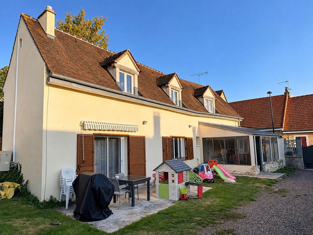 Maison 5 pièces de 110m² avec 3 chambres et jardin