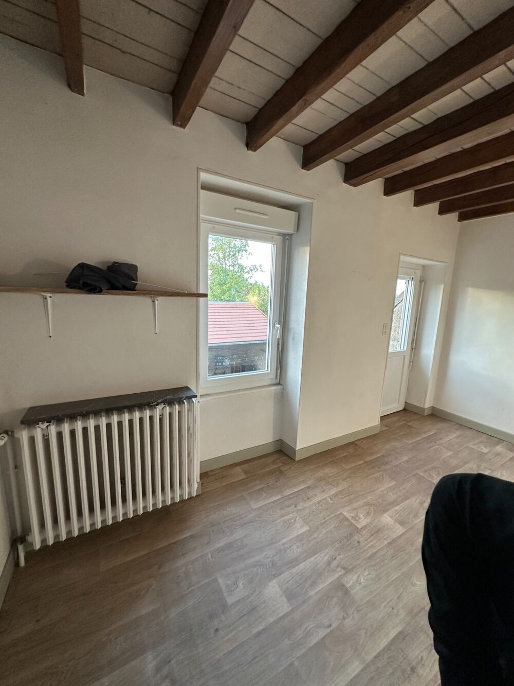 Vente Maison TRONGET (03)Maison au cœur du village – salon ,3 chambres, garage et jardin Tronget