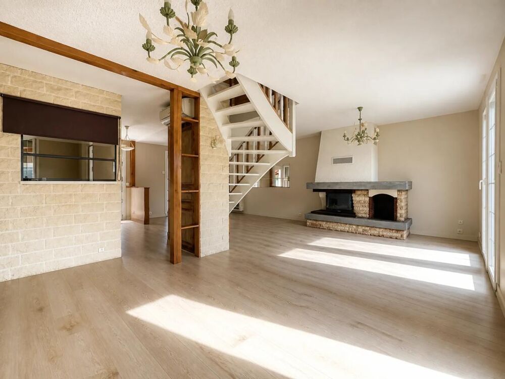 Maison de 8 pièces de 187 m² à Serris Bourg