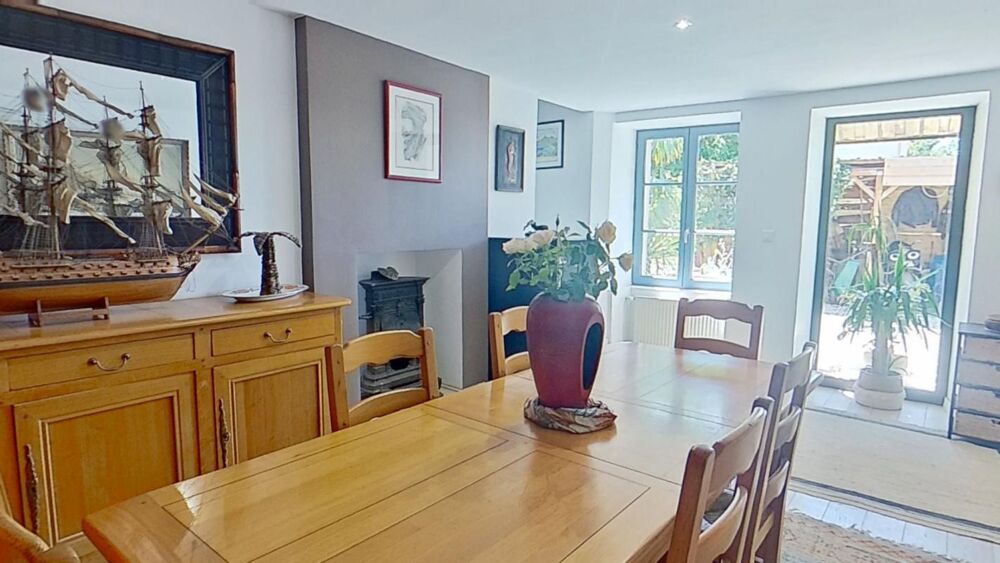 Maison en pierre , pleine de charme - 3 Chambres et mezzanine - COURNON