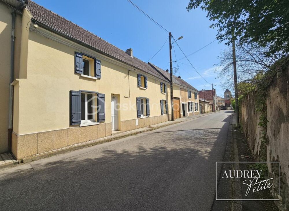 Maison de ville entièrement rénovée  7 pièces  171 m²  Ussy-sur-Marne