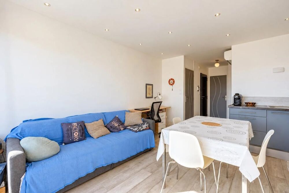 Villeurbanne 2 pièces de 34 m² traversant climatisé et meublé