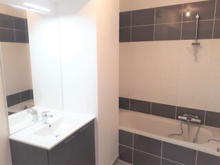  Appartement à louer 3 pièces 56 m²