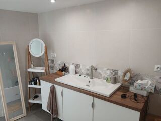  Appartement à louer 3 pièces 75 m²