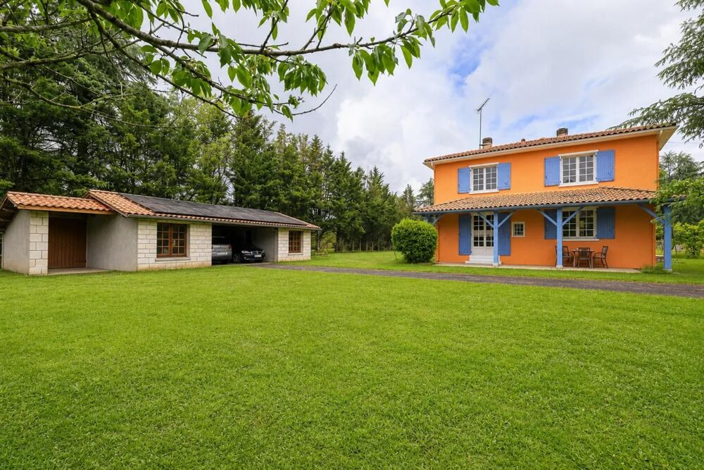 Belle maison familiale de 147 m² avec piscine à Coutras