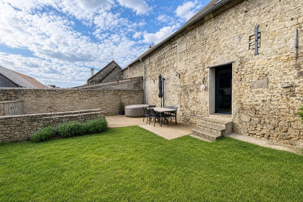 Maison en pierre rénovée de 3 pièces à Laigneville