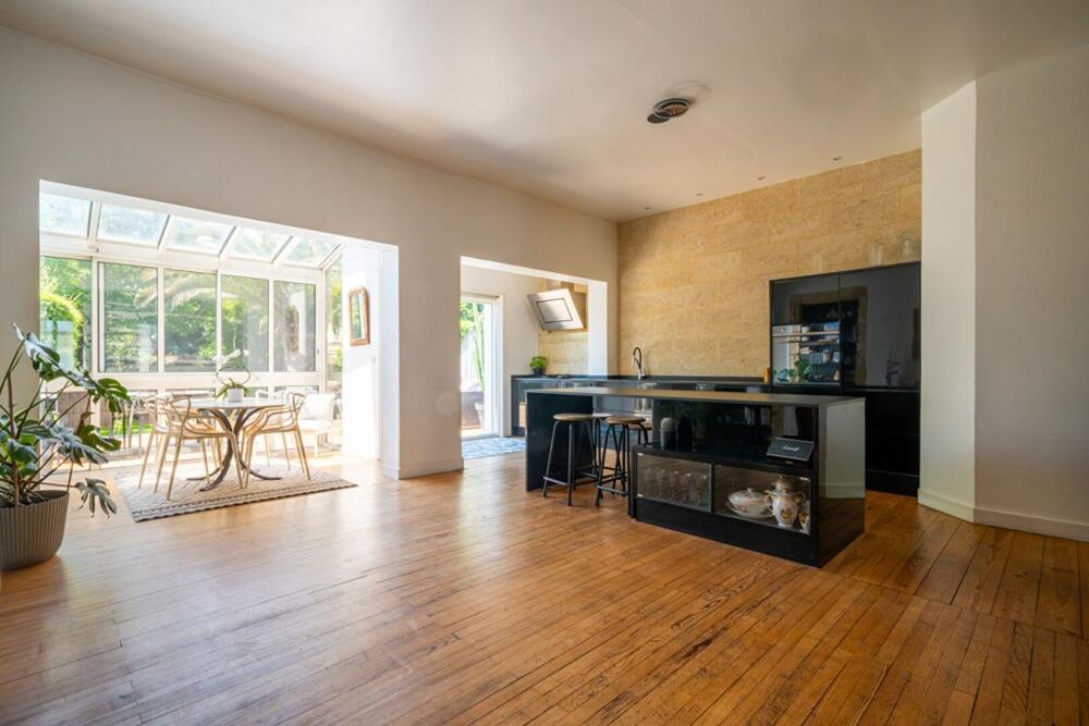 Belle maison de famille, avec grand jardin, quartier très recherché au coeur de Bordeaux Bastide