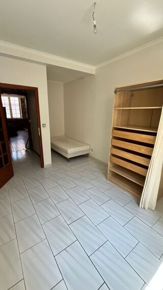  Appartement à louer 3 pièces 94 m²