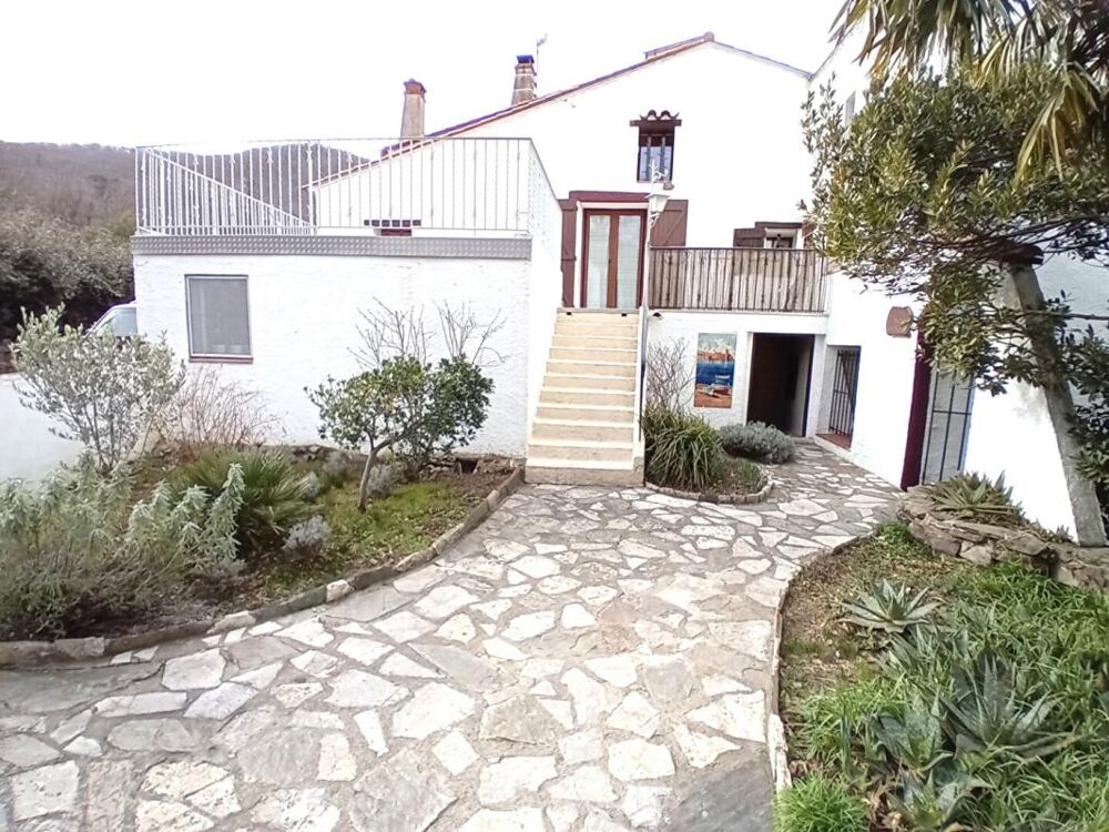 Maison dans le village de Las Illas 4 pièce(s) 110 m2 sur un terrain de 289m²