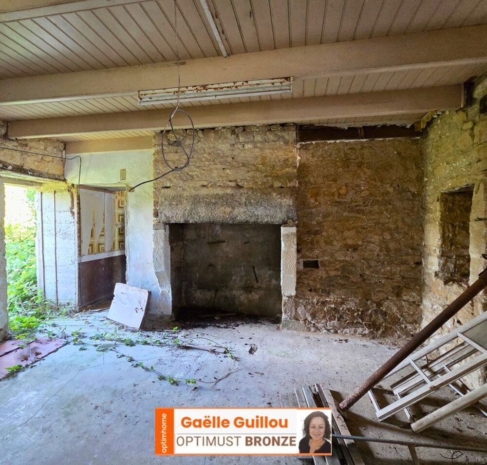GOULVEN : bâtisse de charme à rénover de 100m² pour 6 pièces + jardin