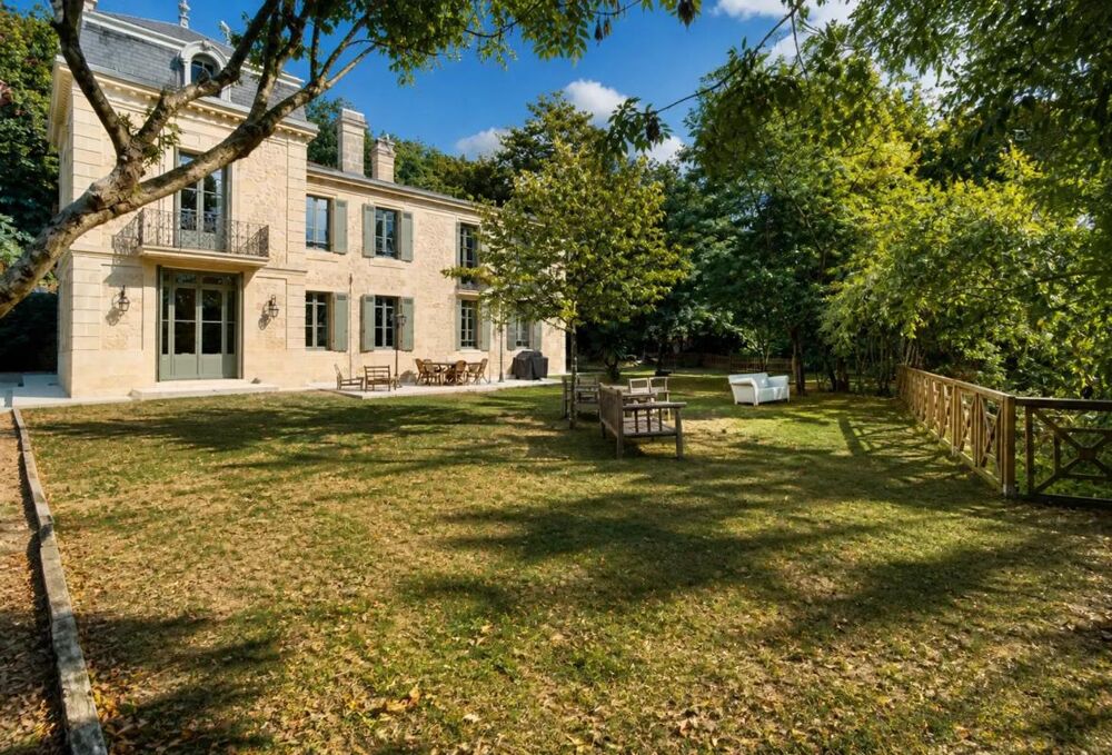 à vendre  Propriété/château Cambes (33880)