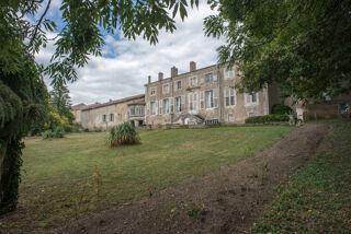  Propriété/château à vendre 15 + pièces 655 m²
