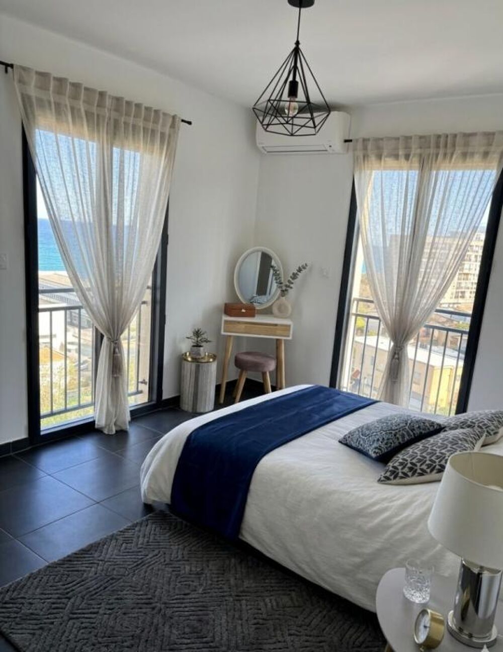 -BASTIA- APPARTEMENT T2 MEUBLE -TERRASSE 10M² VUE MER