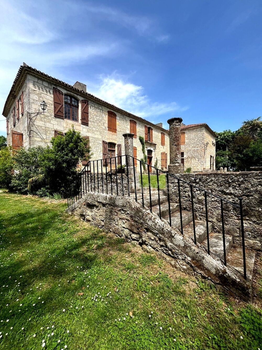 Vente Propriété/Château Ensemble de charme & de caractère : château, conciergerie & tour de guêt du XVIIIème près de Saint-Clar (32) Saint clar