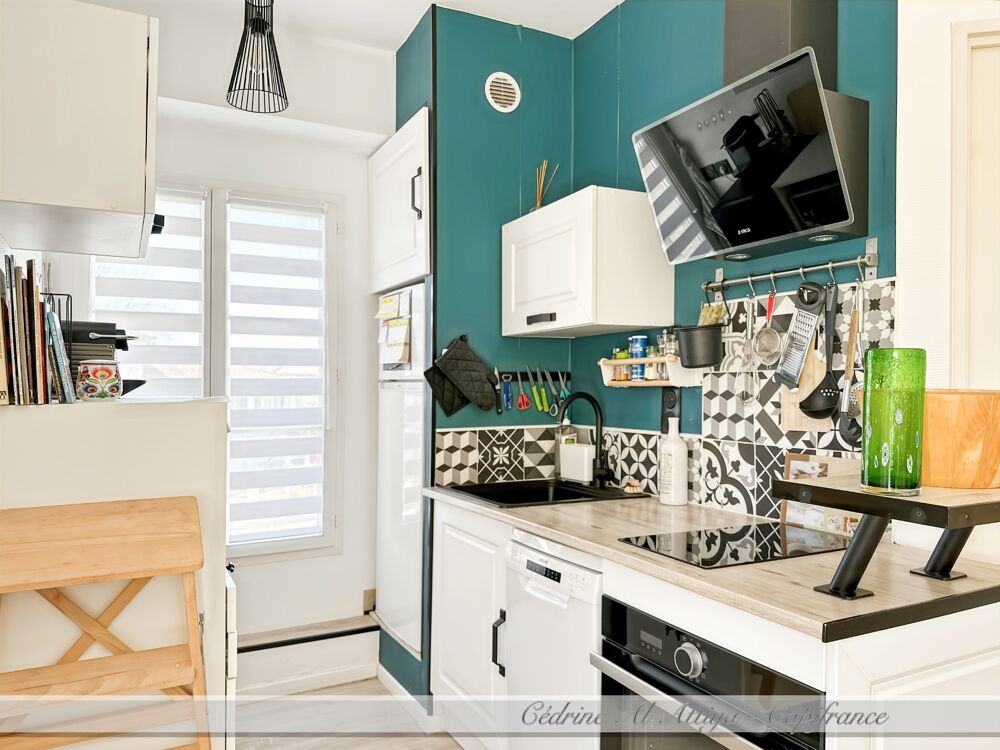 Appartement à vendre 2 pièces de 35m2 au 1er étage avec ascenseur, loggia, parking et local à vélos