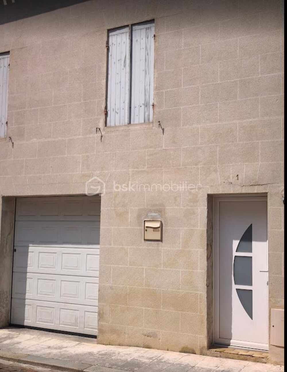 MAISON DE VILLE