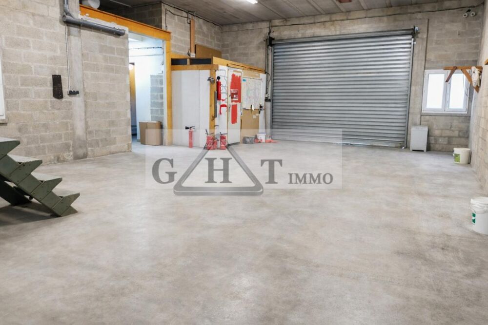   ENTREPOT BUREAUX 184 M2 A CHAMPIGNY-SUR-MARNE 
