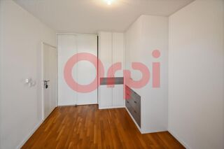  Appartement à louer 3 pièces 64 m²