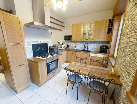   MAISON DE VILLE Maison - 4 pi�ce(s) - 132 m�