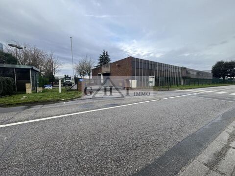   A vendre 3000m2 de locaux d'Activités 