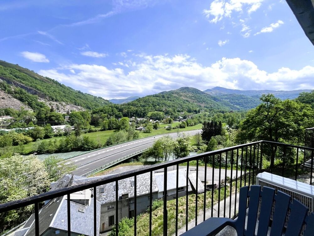 Appartement rénové avec vue imprenable proche d'ARGELES-GAZOST