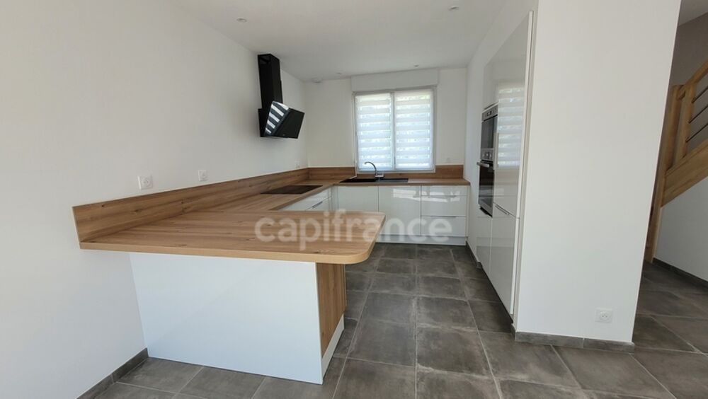 Maison à vendre de 2023. 5 pièces PLEUVEN (29) avec 4 chs Terrain 474 m2