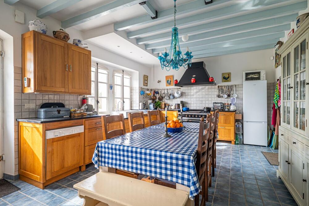 Maison Montval Sur Loir 5 pièce(s) 148 m2 - 3 chambres -