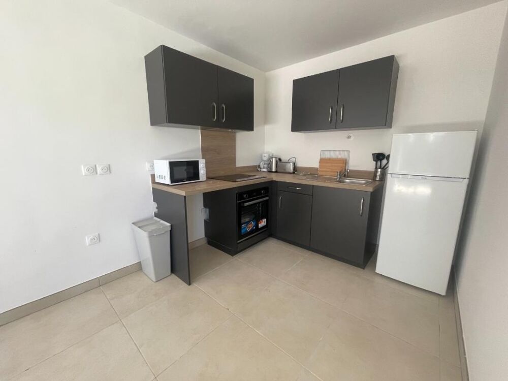 Location Villa Maison T4 meublée avec jardin, terrasse et parking à UZES Uzes