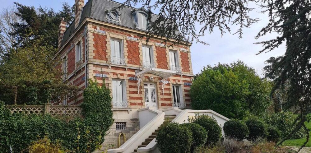Vente Maison Baisse de prix - Chaumont en Vexin - Propriété du  19ème de 210 m2 - 4 chambres - un ascenseur  qui permet accéder à tous les ét Chaumont en vexin
