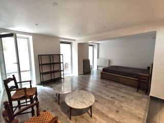  Appartement à louer 1 pièce 51 m²