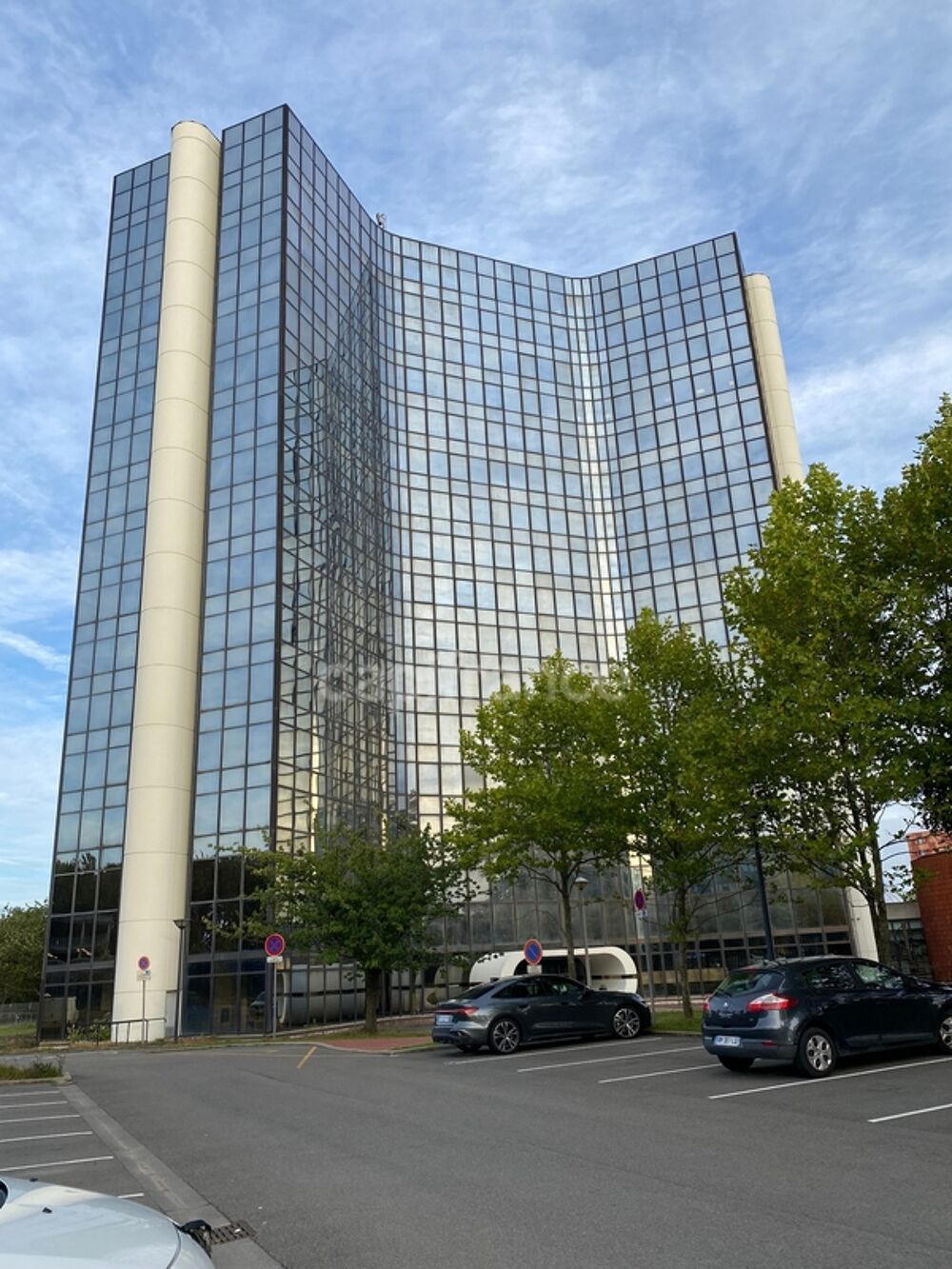   Local/bureau à vendre TOURCOING (59) BUREAU 315 m2 au 6éme étage de la Tour Mercure 