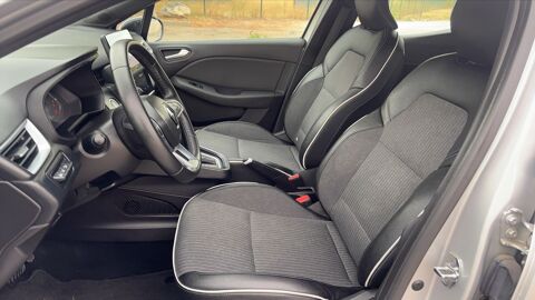Clio 1.6 E-Tech 140 Hybrid BVA6 Engineered - Automatique Entretie 2022 occasion 84100 Orange
