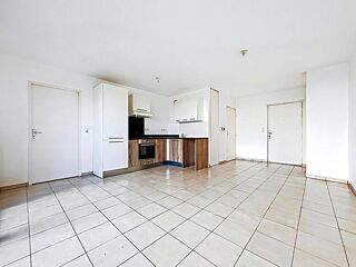 Vente Appartement DÉCINES-CENTRE - T2 lumineux de 46 m² - Balcon et Garage - Copropriété 2015 Decines charpieu