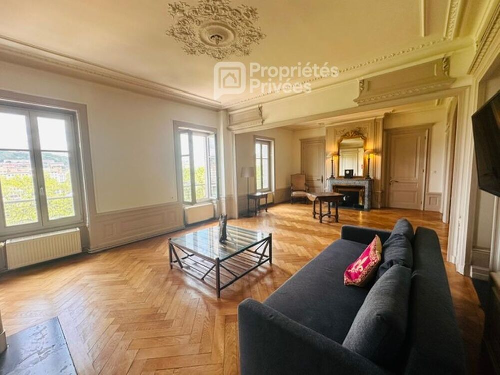 Appartement 3 pièces 130 m2 sans vis à vis