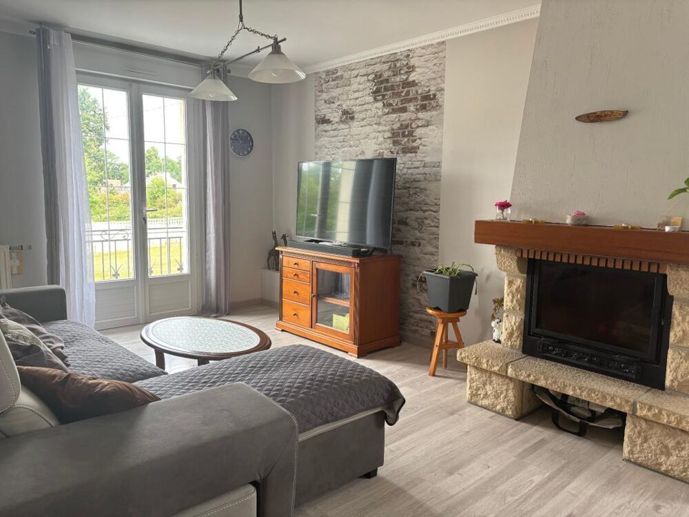 Exclusivité  Maison familiale 4 chambres au calme avec beau terrain et potentiel dévolution - Bains sur Oust