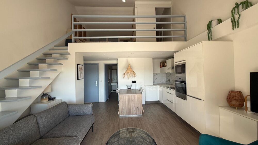 Appartement à vendre 3 pièces en dernier étage SAINT RAPHAEL (83)