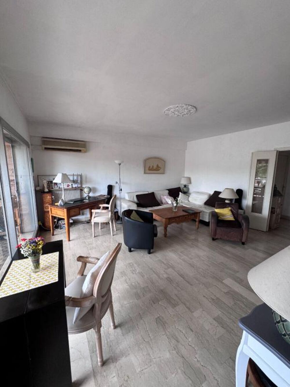 Appartement grand 2 P de 63m² en dernier étage à Cagnes-sur-Mer :quartier Hippodrome