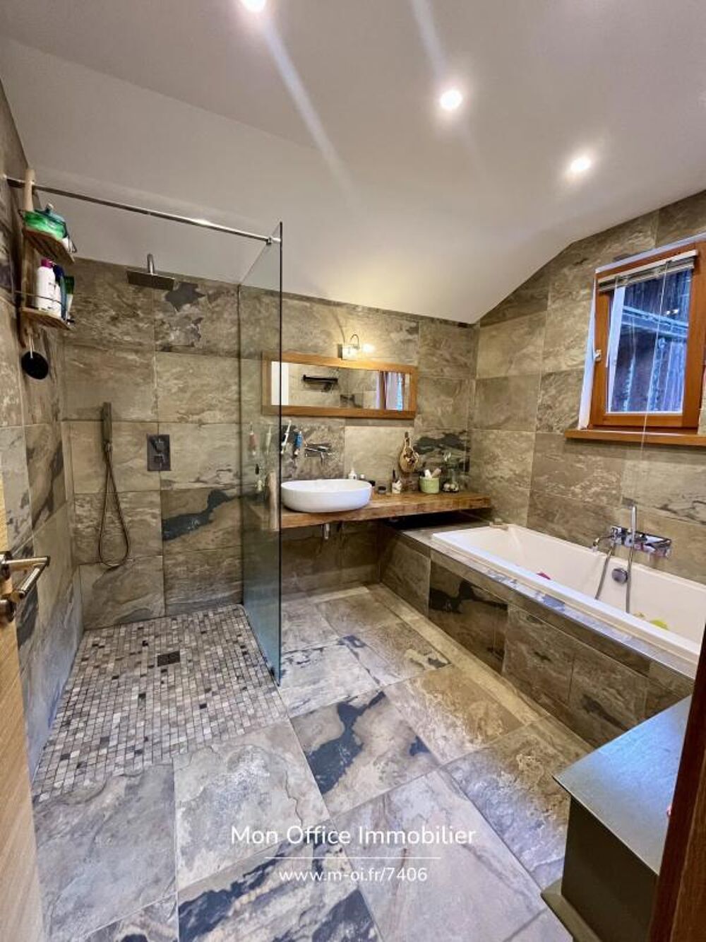 Vente Maison Référence : 7406-APH - Maison de village rénovée de 99m² avec 3 chambres Les belleville