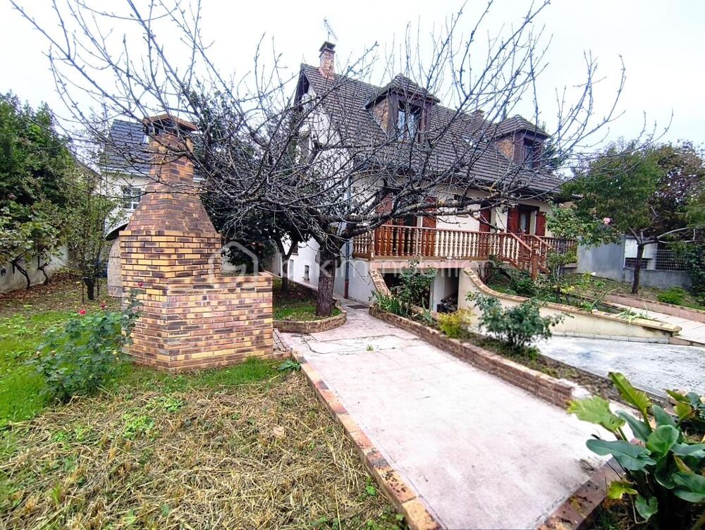 Noisy-le-Grand - Maison familiale 122m² - Jardin arboré, cheminée, 2 points d'eau