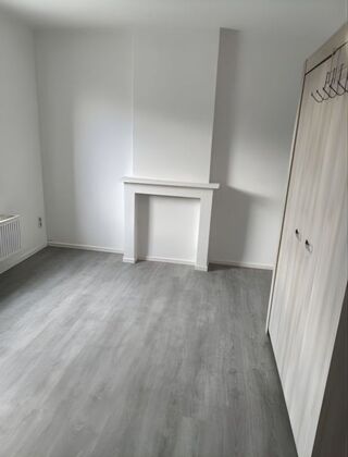  Maison � louer 6 pi�ces 300 m�