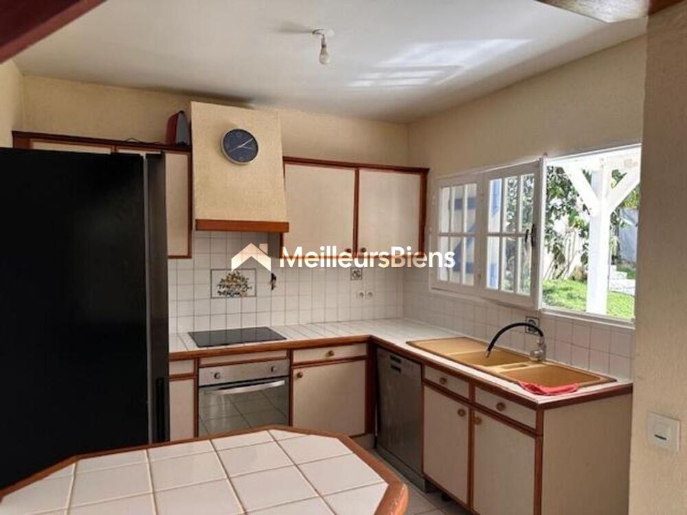 Vente Maison A VENDRE JOLIE VILLA T4 R+1 PROCHE PLAGE BOIS JOLAN SAINTE ANNE Sainte anne