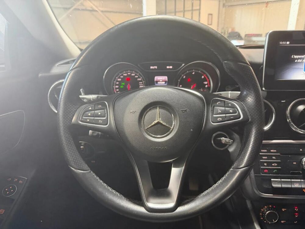Classe CLA Shooting Brake 180 CDi 1.5 7G-DCT 109 cv Bo&icirc;te auto Business 2018 occasion 85190 Venansault