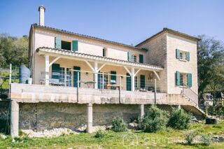 Propriété/château à vendre 7 pièces 252 m²