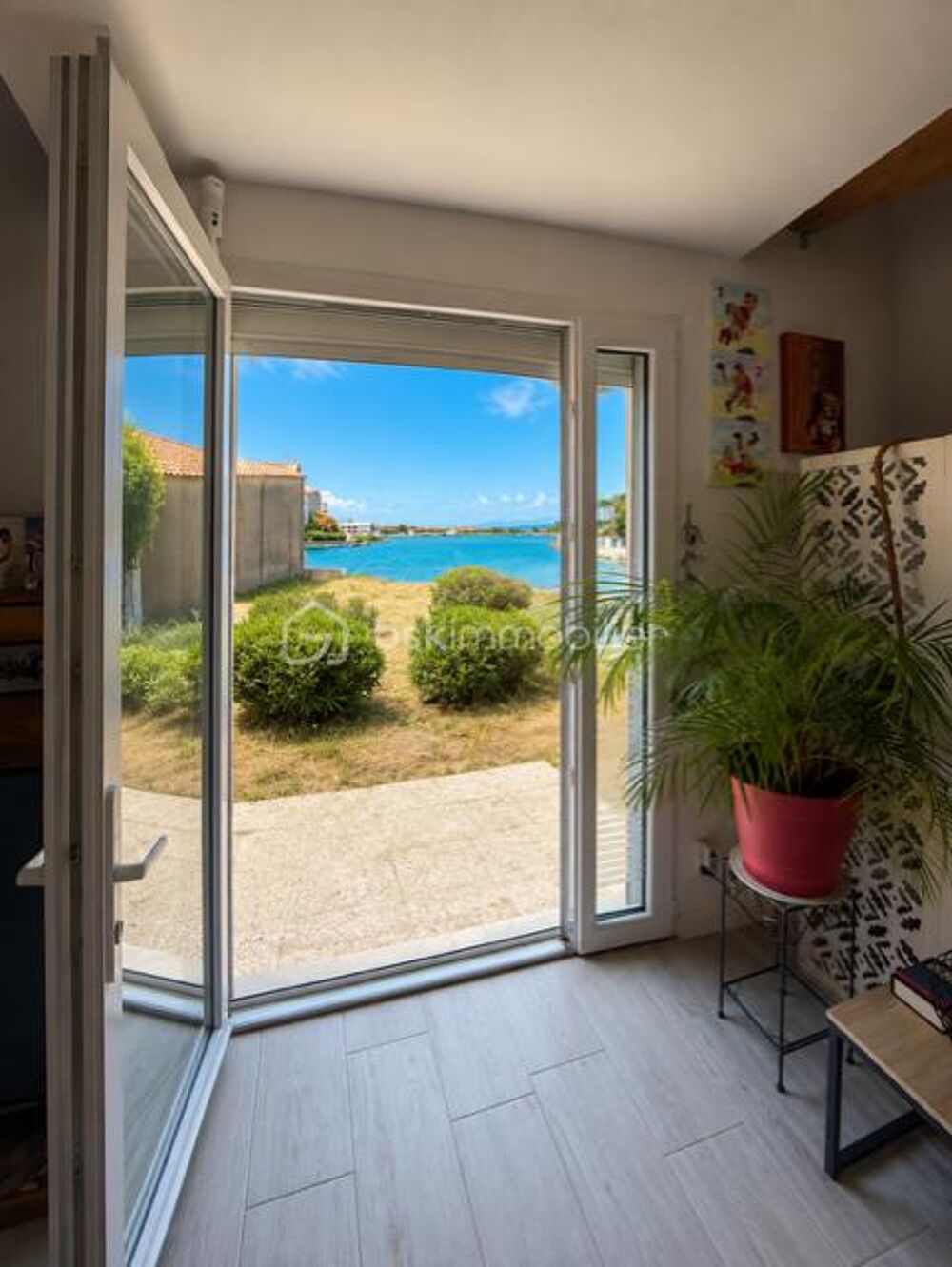 FACE A L'ETANG VILLA AVEC VUE PANORAMIQUE !