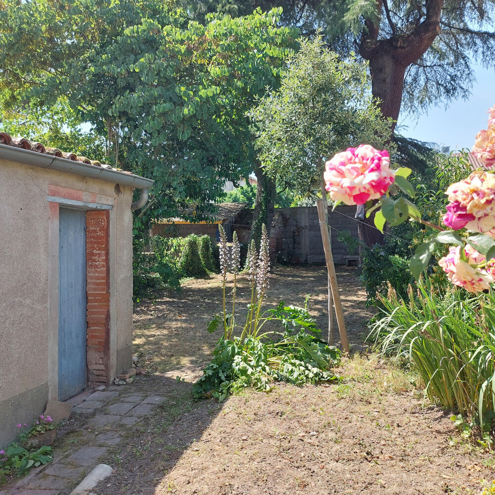 Maison à vendre 9 pièces MONTAUBAN (82) avec jardin et dépendance